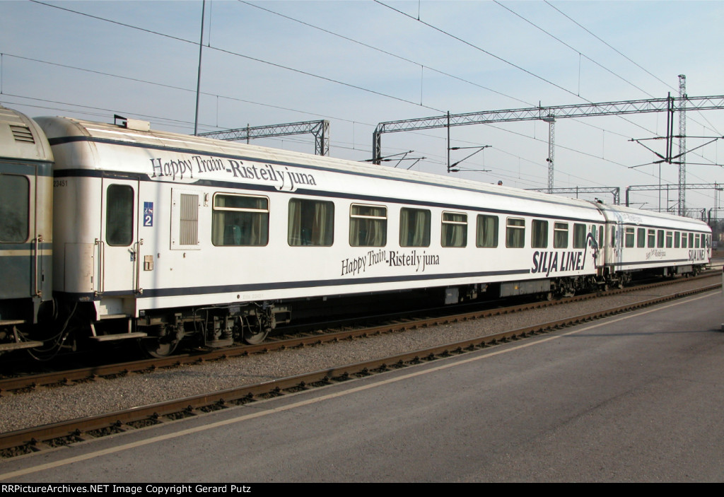 Two Silja Line "Happy Train" cars on Track #6